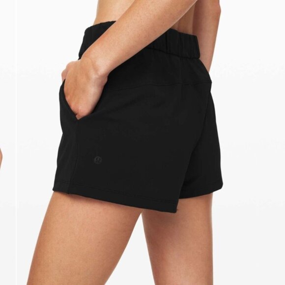 Lululemon On the Fly Short 2.5” - Black - Size 6 J188 - Picture 2 of 9